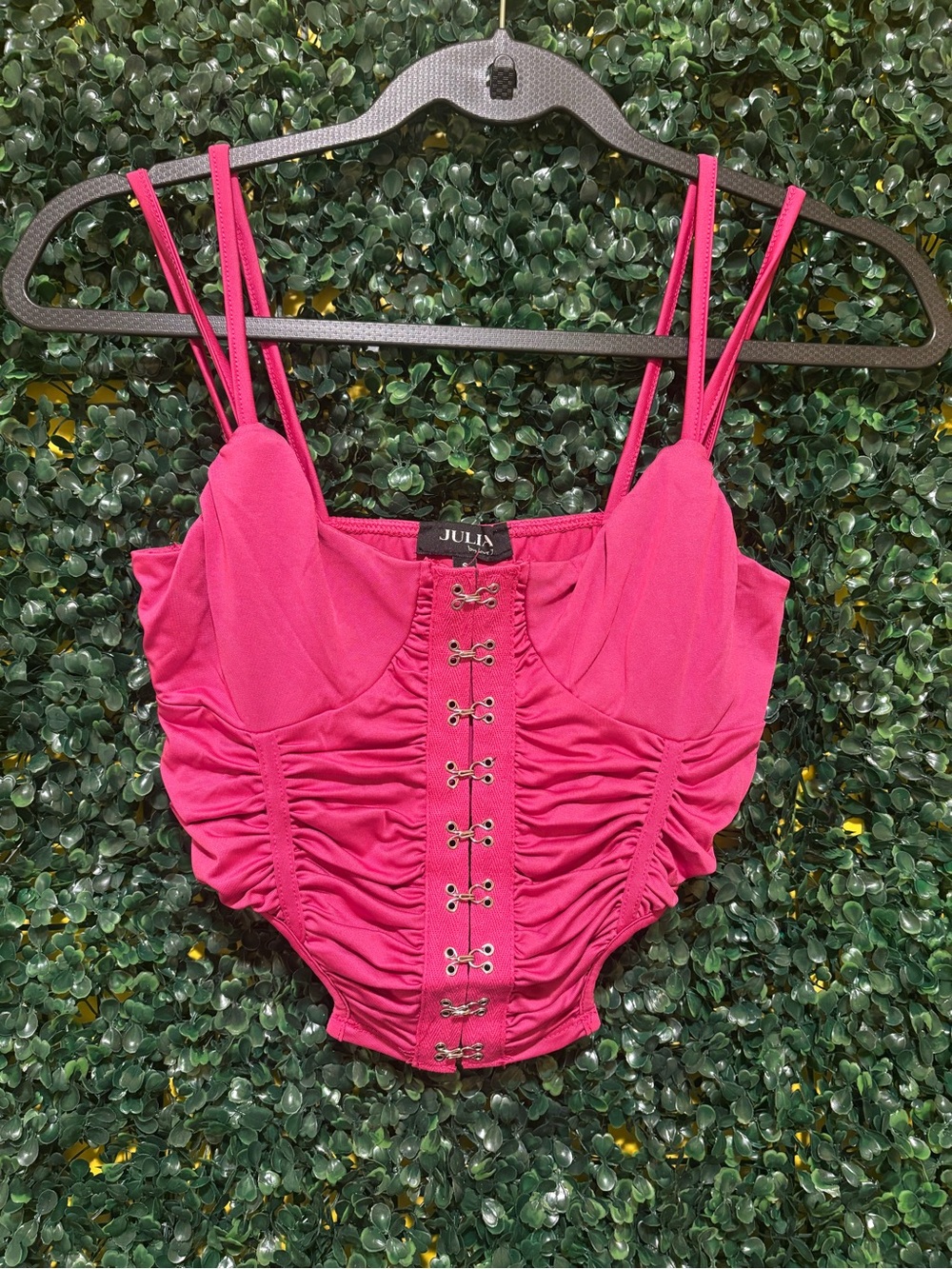 🔥 Pink Ruched Front Hook-Closure Crop Top